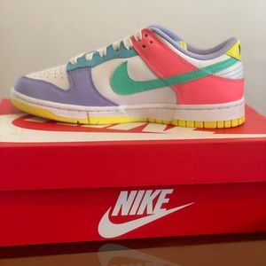 White multi color Nike dunk low top size 7 women
